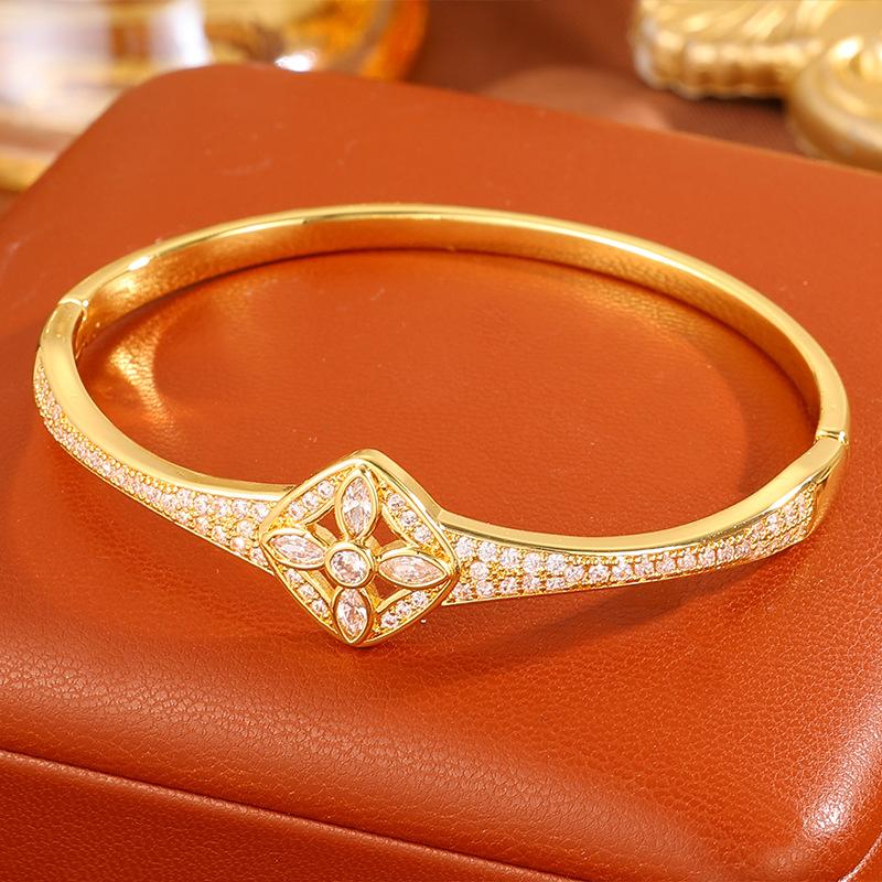 sand gold jewelry buckle diamond-encrusted copper-plated  women's light luxury high-end imitation gold does not fade for a long time 