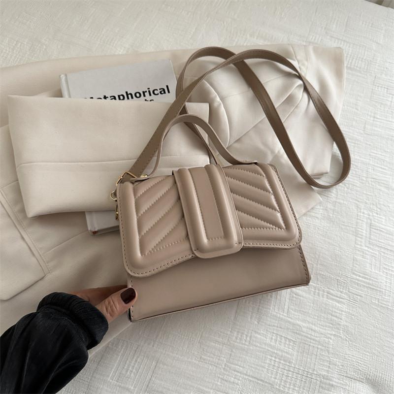 2024 New Style Spring Shoulder Bag Chic Chain Crossbody Bag Simple Personality Handbag Women's Bag