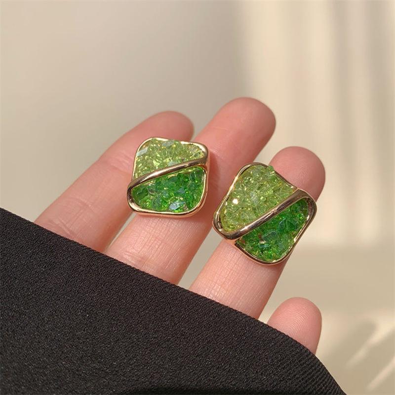 Dopamine Flower Ear Hooks: Holiday-Style, No Piercing, Cute Seaside Earrings for Women