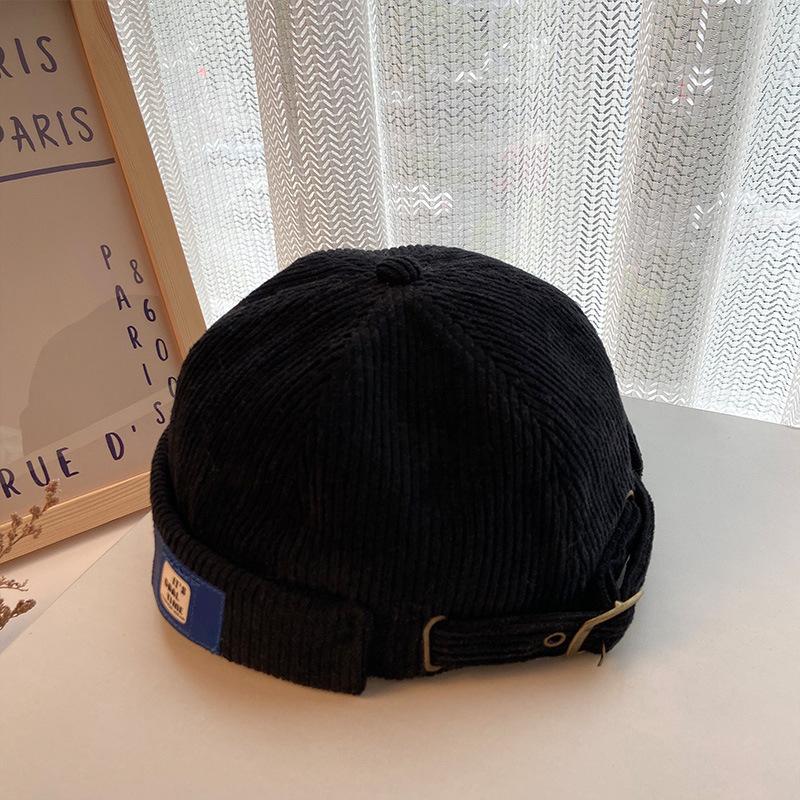 

Trendy women s autumn and winter hat, black internet celebrity beanie, large head circumference, hip-hop cold hat, Japanese retro style 54-58