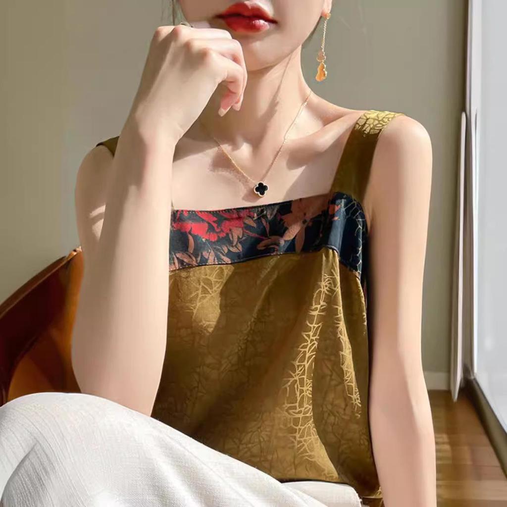 Chinese Embroidery Silk Camisole with Square Collar and Sleeveless Design