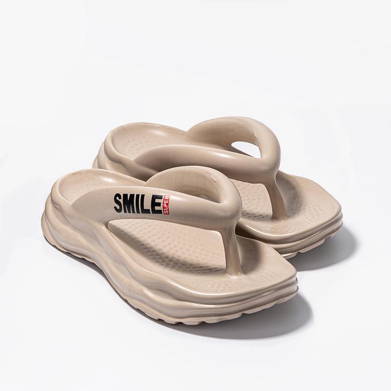 39-46 Nové letní protiskluzové módní pantofle pro muže Zůstaň doma Chlapecké sandály Ležérní designové žabky Plážová obuv Doprava zdarma