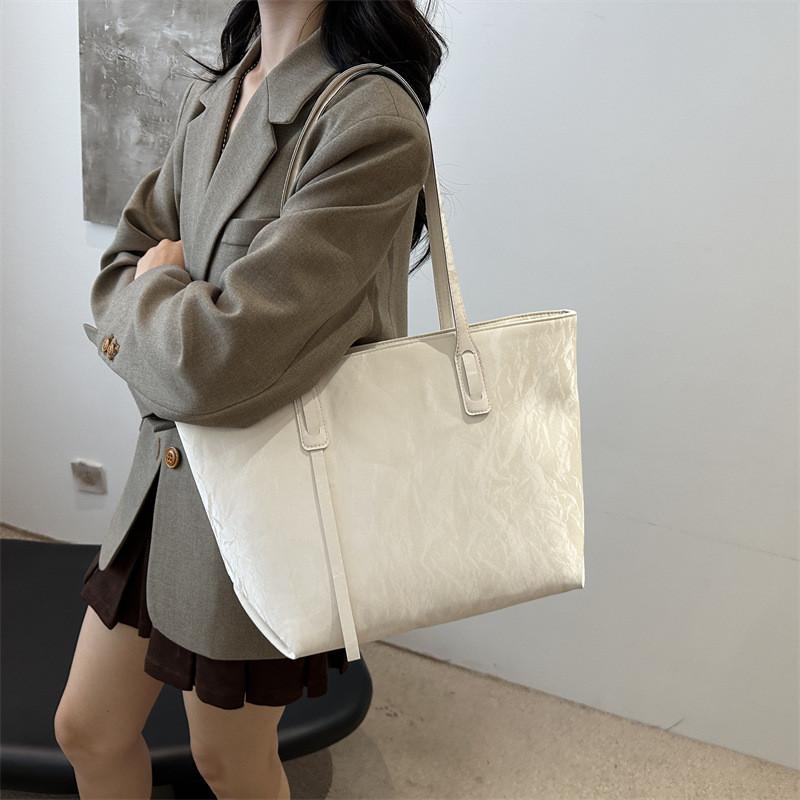 Large Fashionable Tote Bag For Women Versatile Commuter Purse For Daily Use