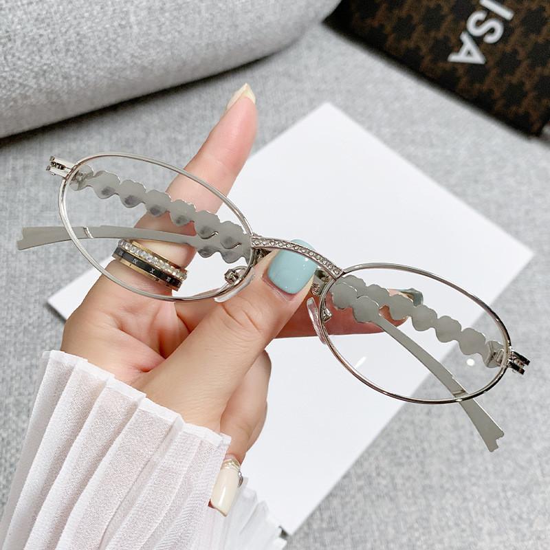 Jennie Style Metal Oval Sunglasses With Heart Embellishments Uv400 For Fashion And Travel