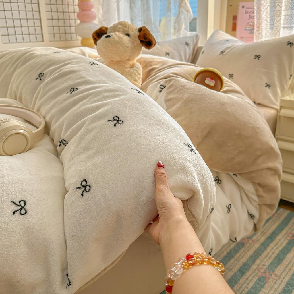 Simple Thickened Milk Fleece Bed Four-Piece Set Flange Coral Fleece Single Quilt Cover Bed Sheet Dormitory Kit