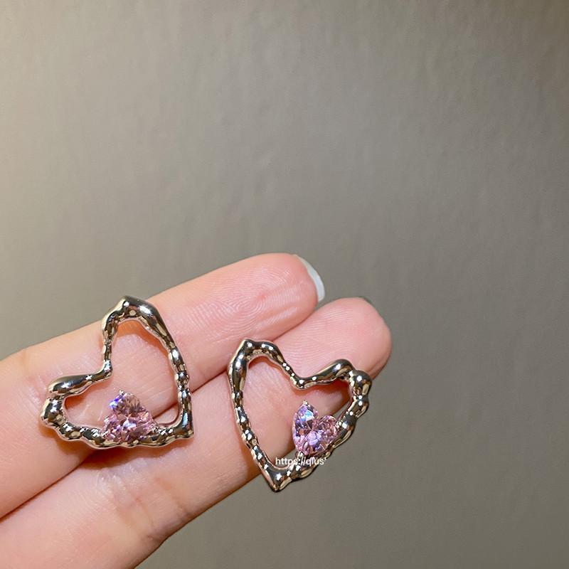 

2024 New Shiny Love Heart Full of Rhinestone Crystal Earrings for Women Fashion Simple Metal Heart Shape Earrings Zircon