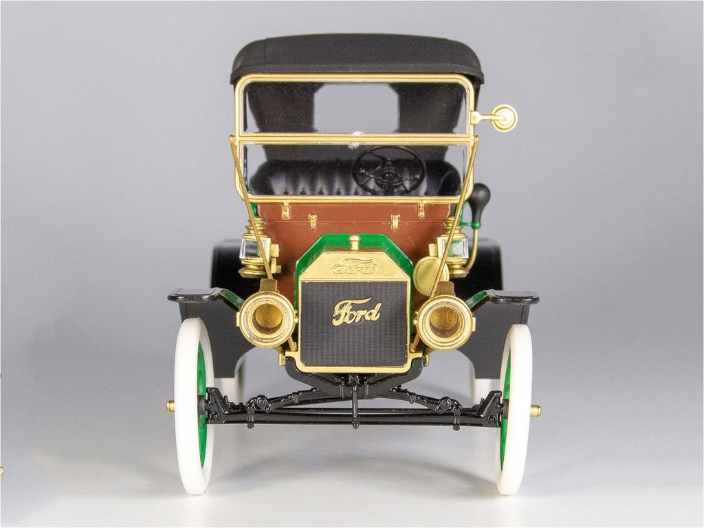 ICM 1/24 Scale Model T Ford 1912 Roadster Production Plastic Model 24016