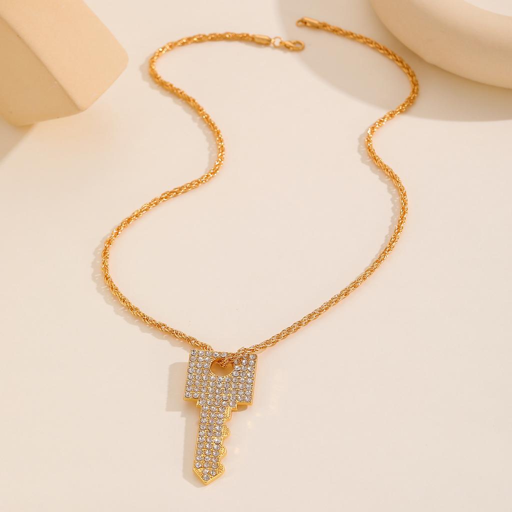 High quality fashion creative ins wind metal design sense key pendant women's necklace earrings party set jewelry