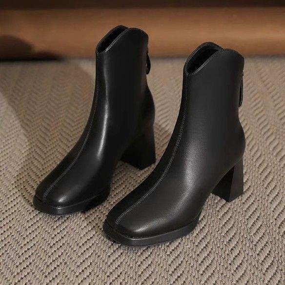 

Версия из мягкой кожи белые короткие ботильоны на высоком каблуке женские 2025 новые водонепроницаемые с квадратным носком на толстой подошве ботинки Мартин толстый каблук тонкие ботильоны 36