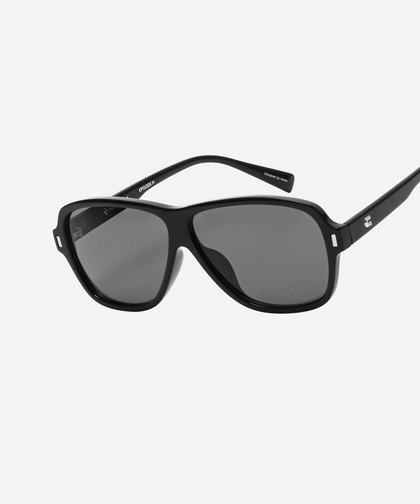 Neotelia Rek · Black