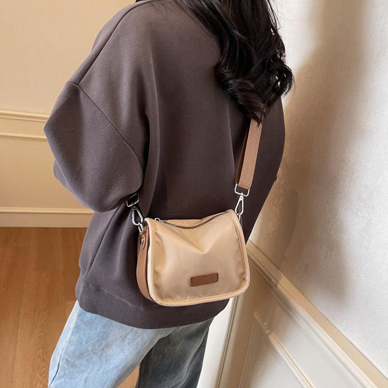 

Маленькая сумка женская универсальная 2025 новая мода ретро холщовая сумка-мессенджер женская рабочая маленькая квадратная сумка портативная плечевая хаки