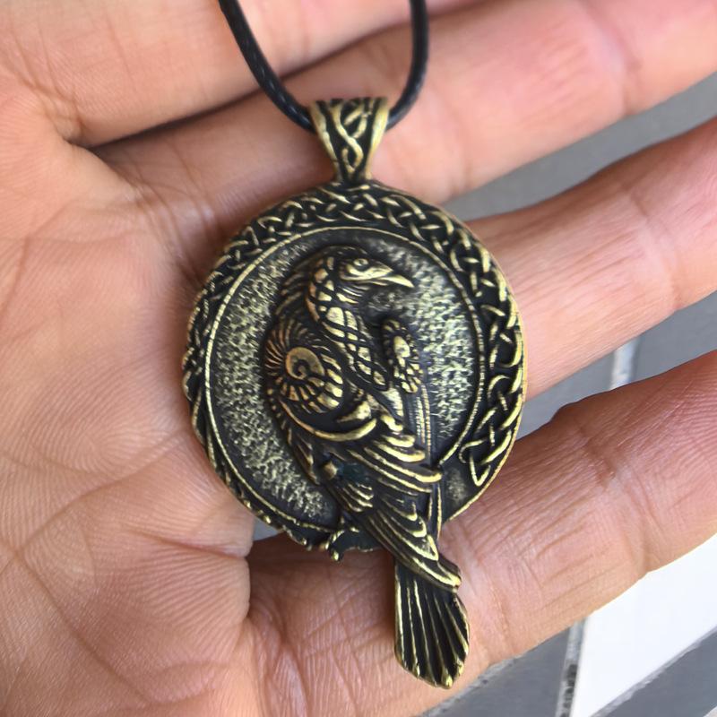 Nordic Charm Necklace Viking Crow Pendant Black Bird Celtic Crow Necklace Men's Popular Ornament