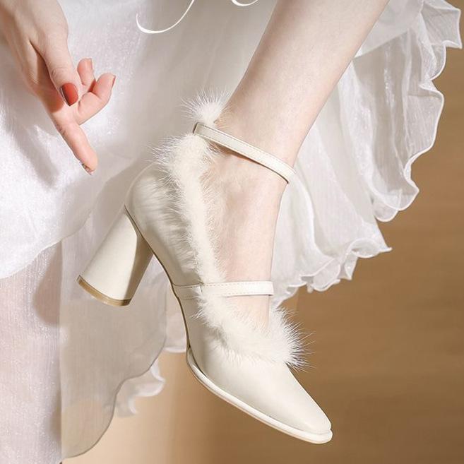 Autumn and winter velvet French fairy one-word buckle high heels women's thick heel bridesmaid shoes medium heel fluffy Mary Jane single shoes