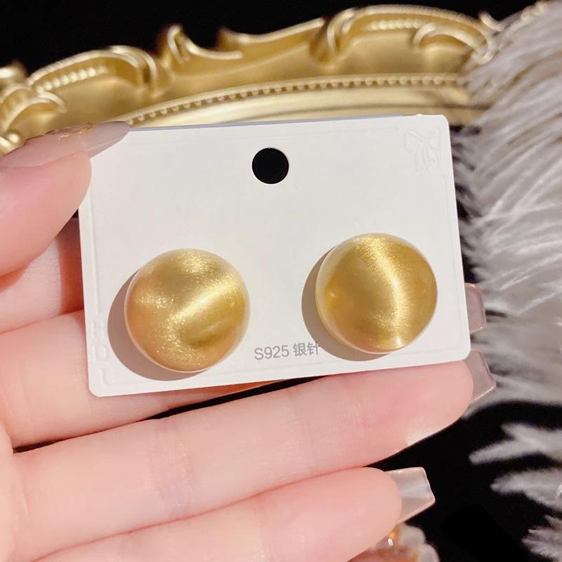 S925 Silver Needle Metal Brushed Round Stud Earrings for Women - Simple and Elegant, Fashionable Ear Jewelry