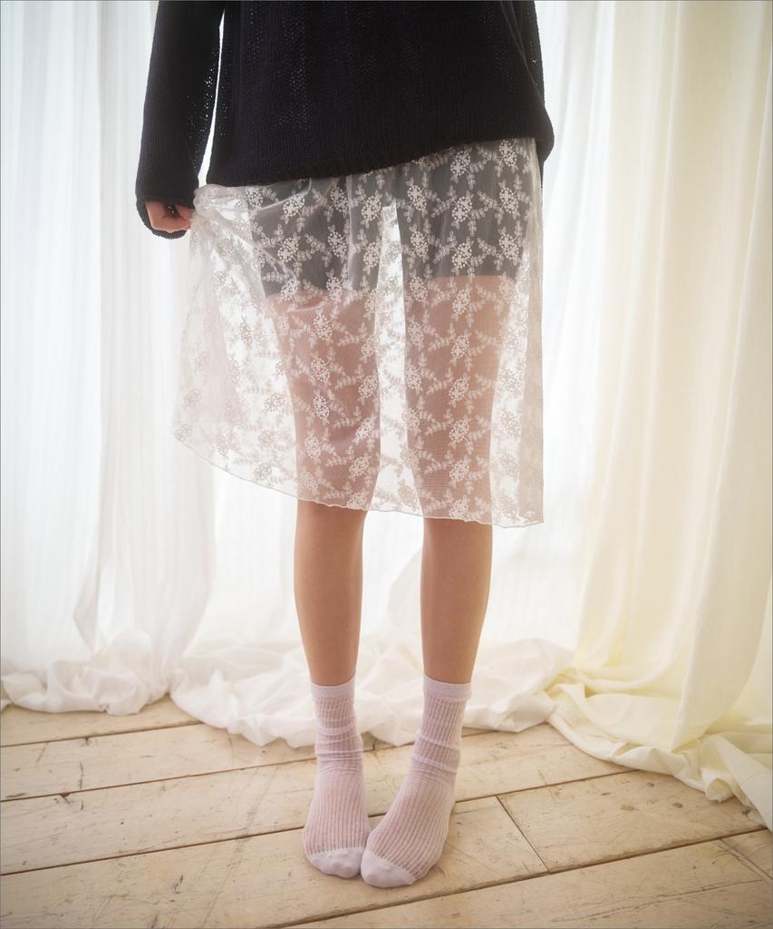 Manggomaenipeullijeu Sham Lace Skirt_Ivory