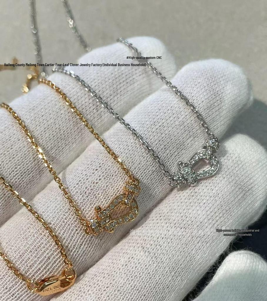 Fred 18K Gold Horsebit Diamant Anhänger Schlüsselbein Kette