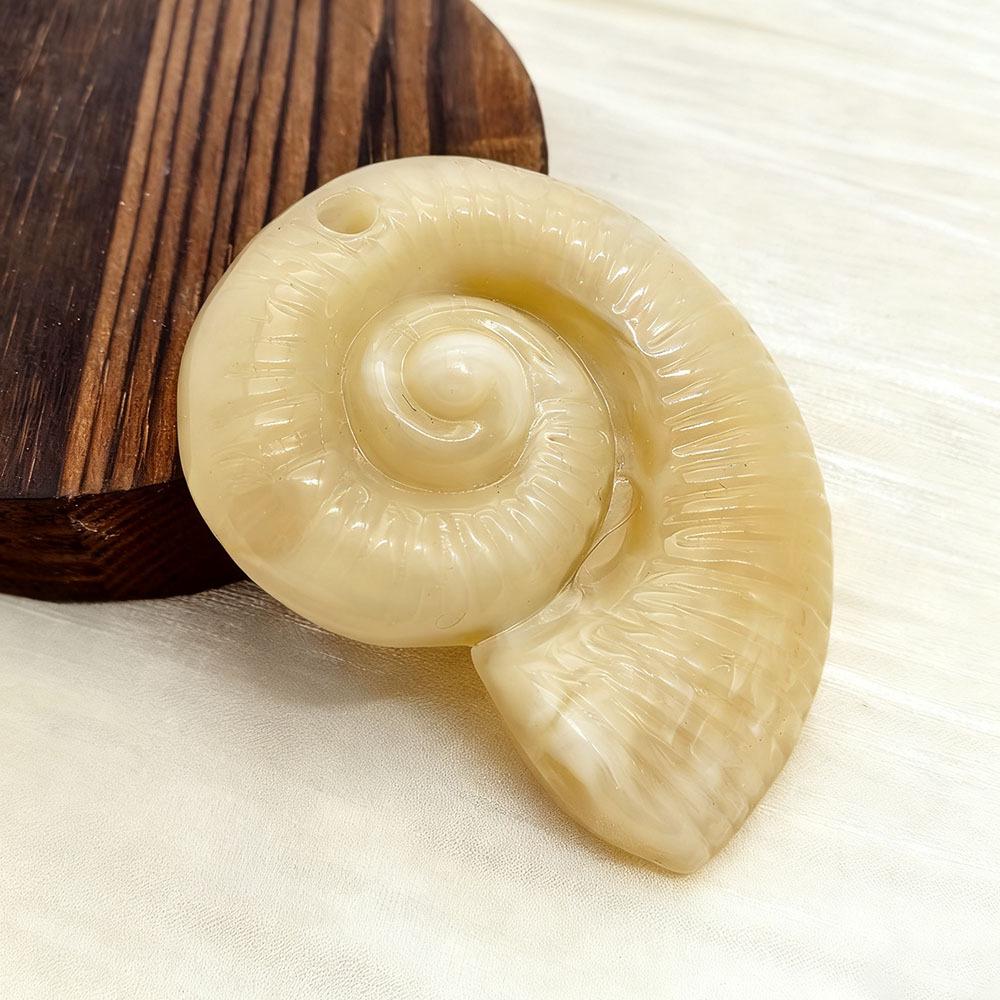 

Retro Geometric Seashell Acrylic Pendant - Exaggerated Ocean Style Charm for Women жёлтый/янтарь