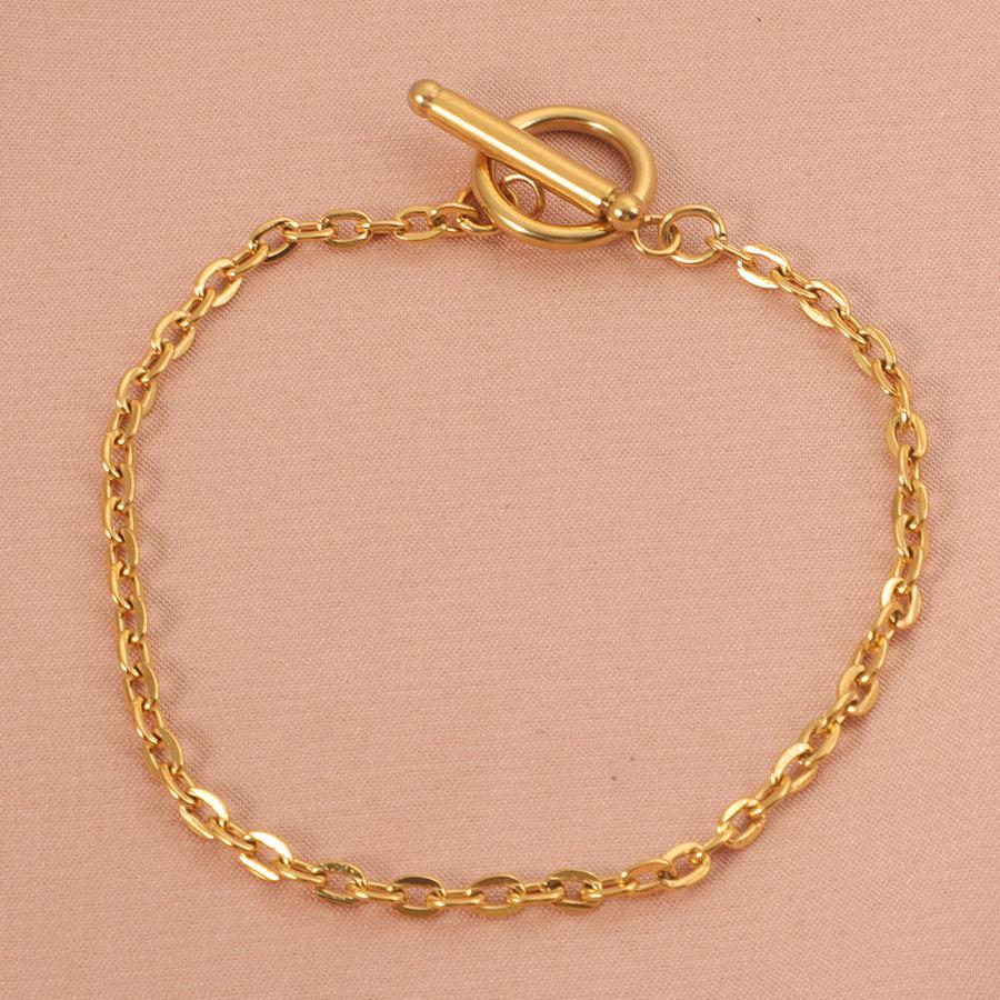 European-American Retro Geometric OT Buckle Necklace: Elegant Women's Clavicle Chain with Niche Design and High-End Style