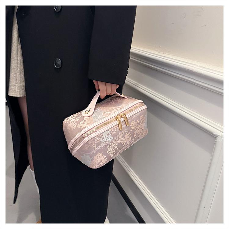 Elegant Vintage Embroidered Makeup Bag Large Capacity Portable and Perfect for Storing Cosmetics and Toiletries Ideal for Travel