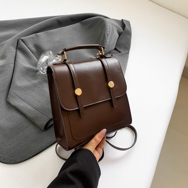 

Тенденційний повсякденний рюкзак з текстурою, жіночий 2024, нова мода, сумка через плече в іноземному стилі, повсякденний простий рюкзак коричневий