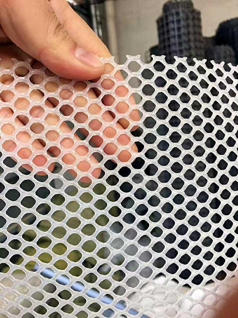 Versatile Plastic Mesh Grid for Beekeeping, Silkworms, Fish, Poultry, and Balcony Protection