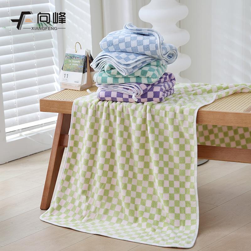 Towel new checkerboard household bath towel enlarged and thickened hanging coral fleece absorbs water and is not easy to lose hair bath towel