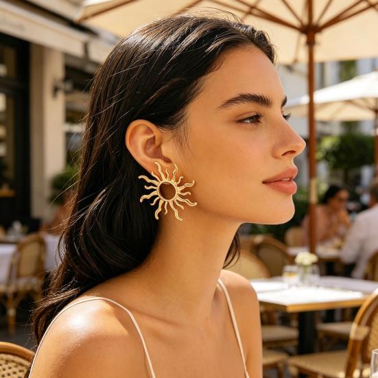 1 Pair Exaggerated Stud Earrings for Women, Sunflower Shape Zinc Alloy Ear Studs, Retro Style Lightweight Earrings for Jewelry