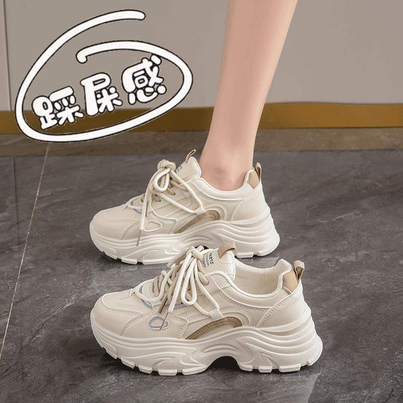 

Наступая на дерьмо, чувствуя себя большим размером, бархатные папины кроссовки, женские 2025 осень и зима, новые, теплые, толстая подошва, увеличивающие рост, женские туфли, маленький размер, спортивные 40