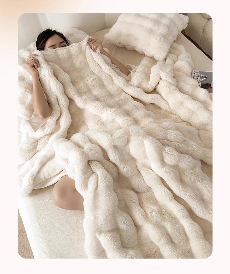 Premium Winter Rabbit Fur Plush Four-Piece Set: Thickened Coral Fleece & Milk Velvet Duvet Cover with Faux Fur Three-Piece Bed Sheet Set.