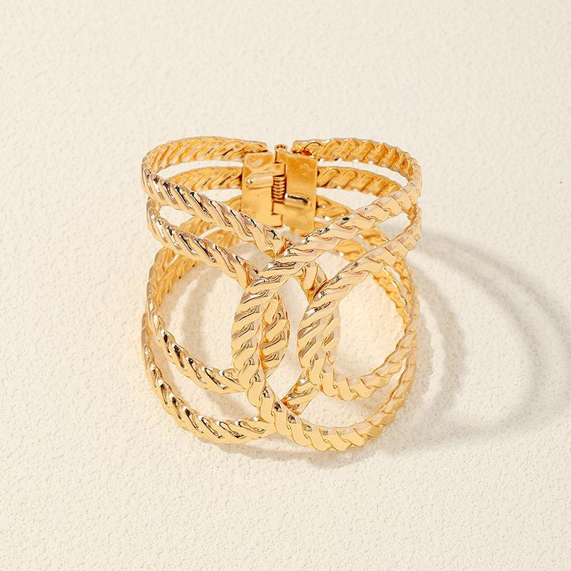 

Браслет с неровной текстурой, браслет с преувеличенной индивидуальностью, ювелирные изделия высокого класса, нишевый дизайн