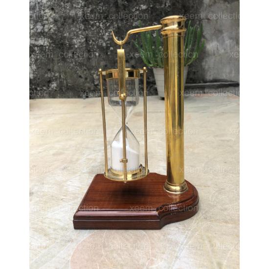 

Старинный латунный песочный таймер с деревянным основанием Старинный и латунный подвесной таймер Коллекционный золотой