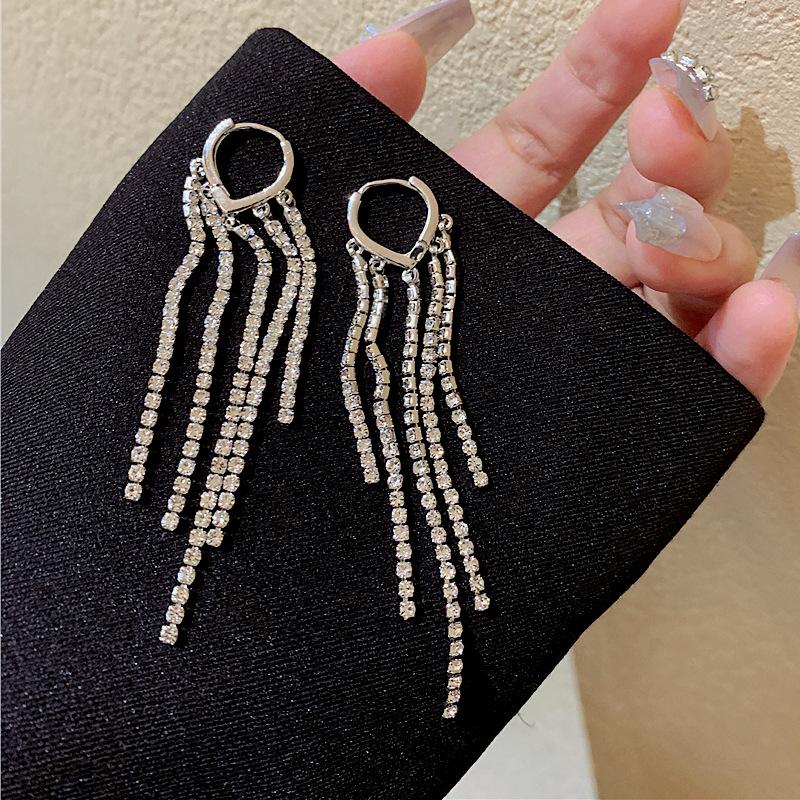 New trendy rhinestone long fringed love earrings for women, simple personality and thin temperament fashionable earrings earrings