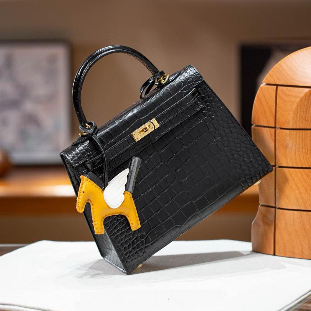 Top-grain Cowhide Crocodile Pattern Second-generation Commuter Crossbody Single-shoulder Bag, High-end Leather Hand-held Women's Bag