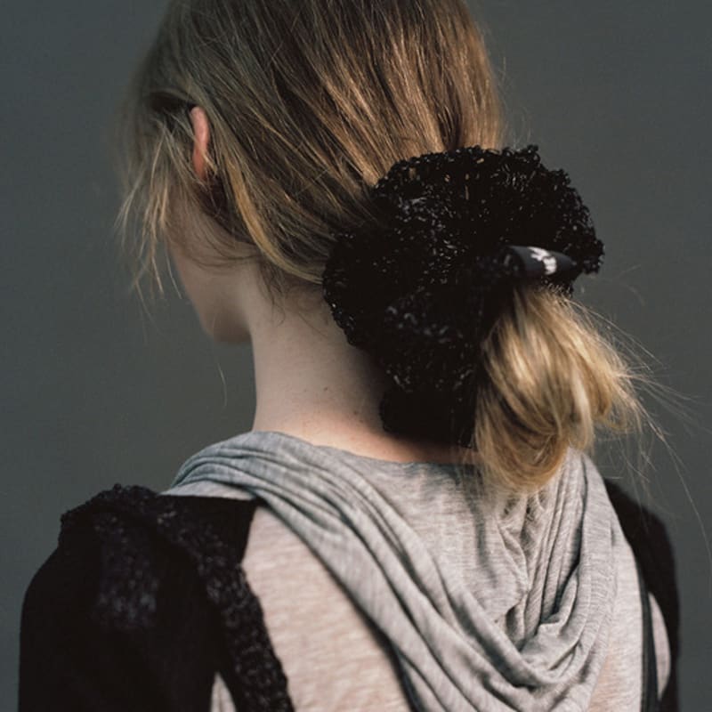 

ПОТРЯСАЮЩИЙ НУЖДАЕТСЯ В РУЧНОЙ РАБОТЕ СЕТЧАТЫЙ СКРАНЧИ_ЧЕРНЫЙ FREE