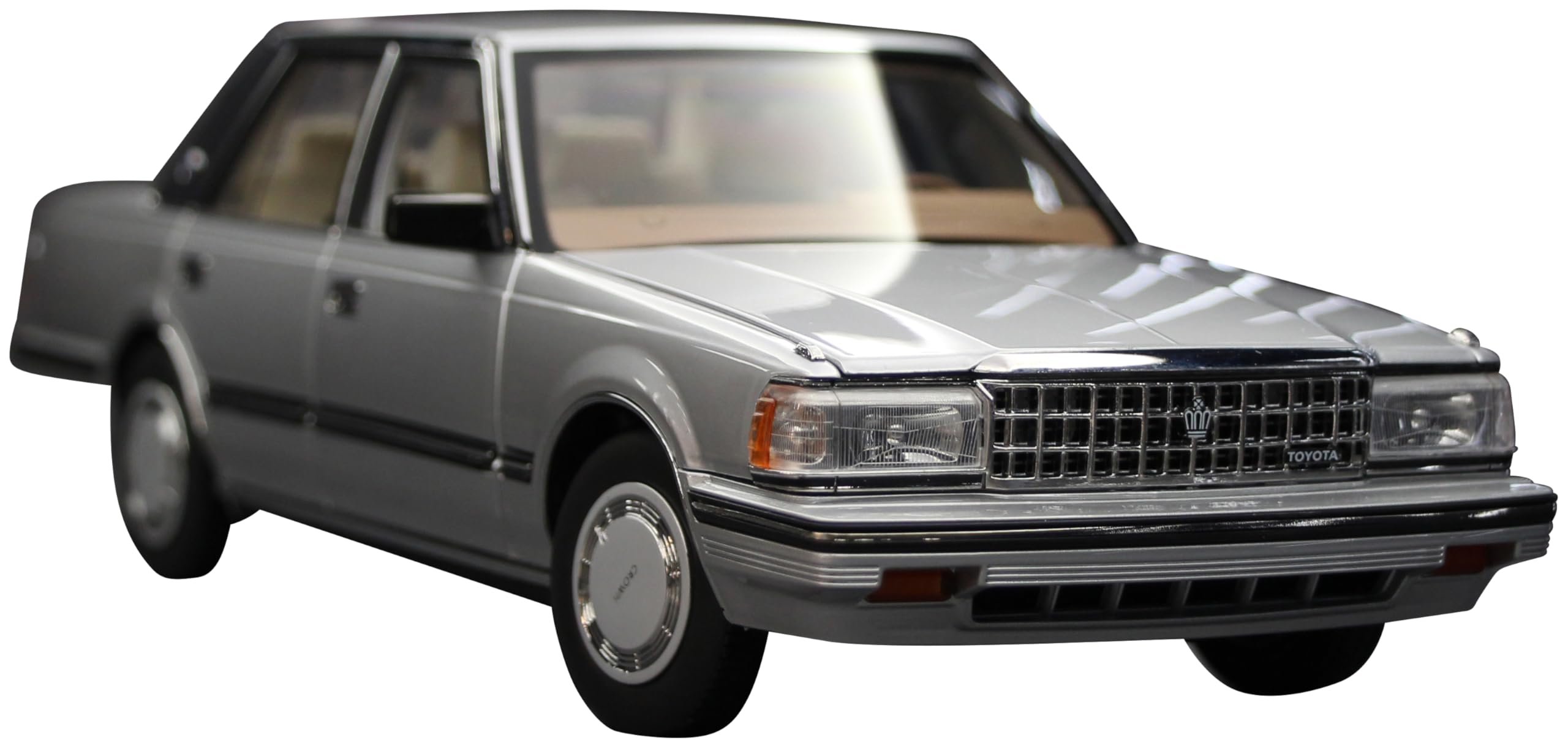 

Freestyle XiaoGuang Model Scale Toyota Crown MS122 Silver Finished Product 1/18 (Beige Interior) 8250613S-2