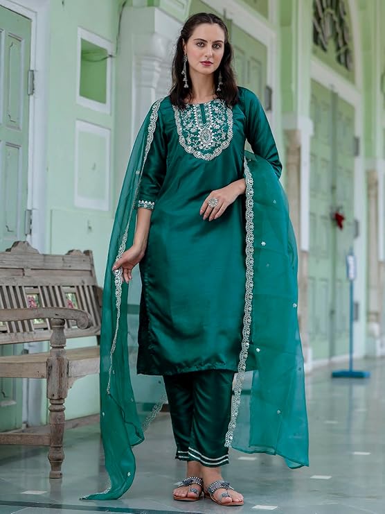 Women s Designer Silk Blend Embroidered Kurta with Pant  Dupatta Set S