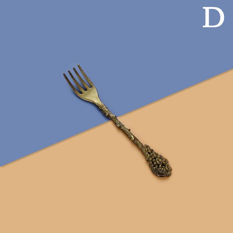 2PCSEuropean Dessert Fruit Fork Stainless Steel Long Handle Cake Snack Fork Embossed Tableware Salad Fork Kitchen Utensils