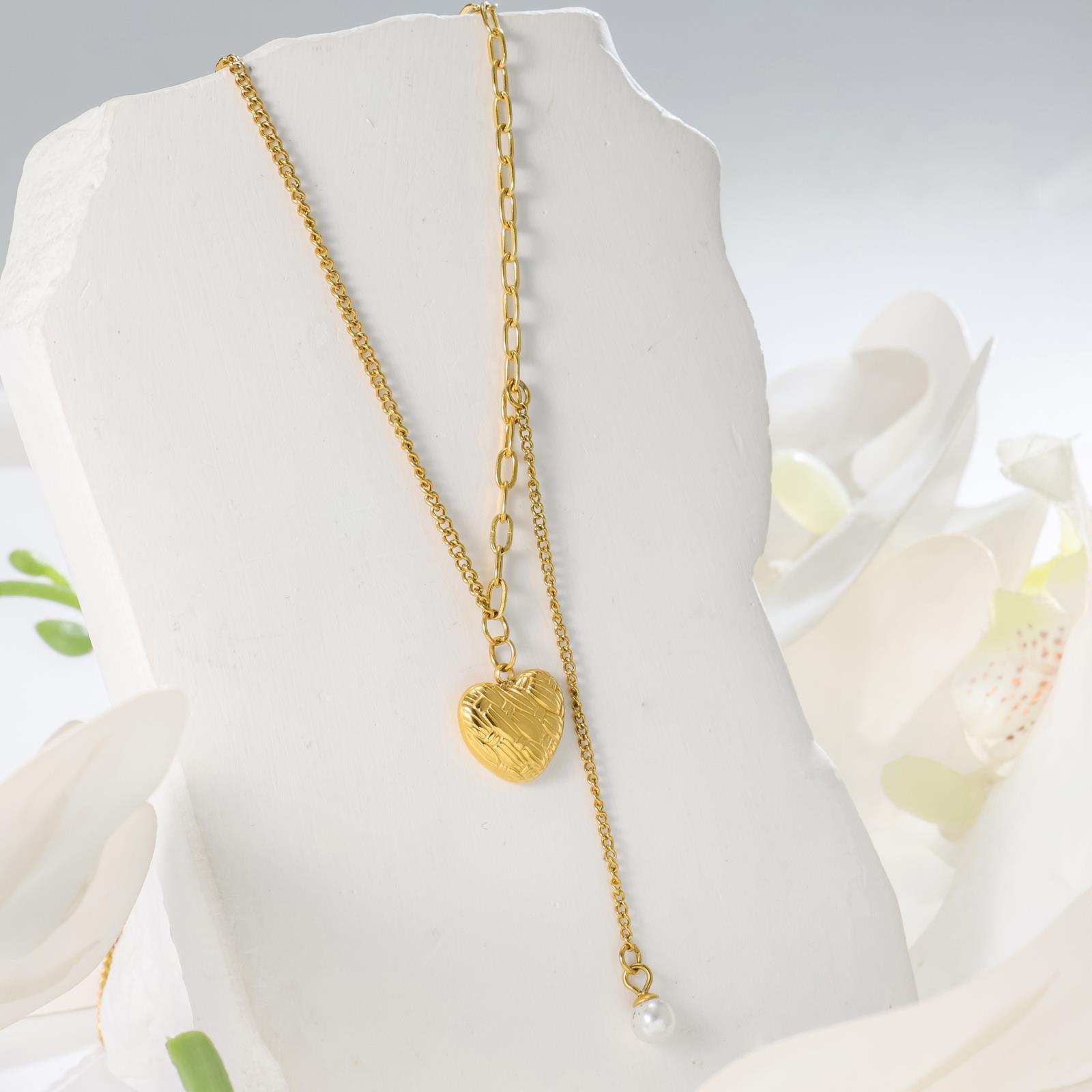 Titanium Steel Love Pendant Necklace Light Luxury Pearl Fringed Neck Chain Niche Design Clavicle Chain Jewelry