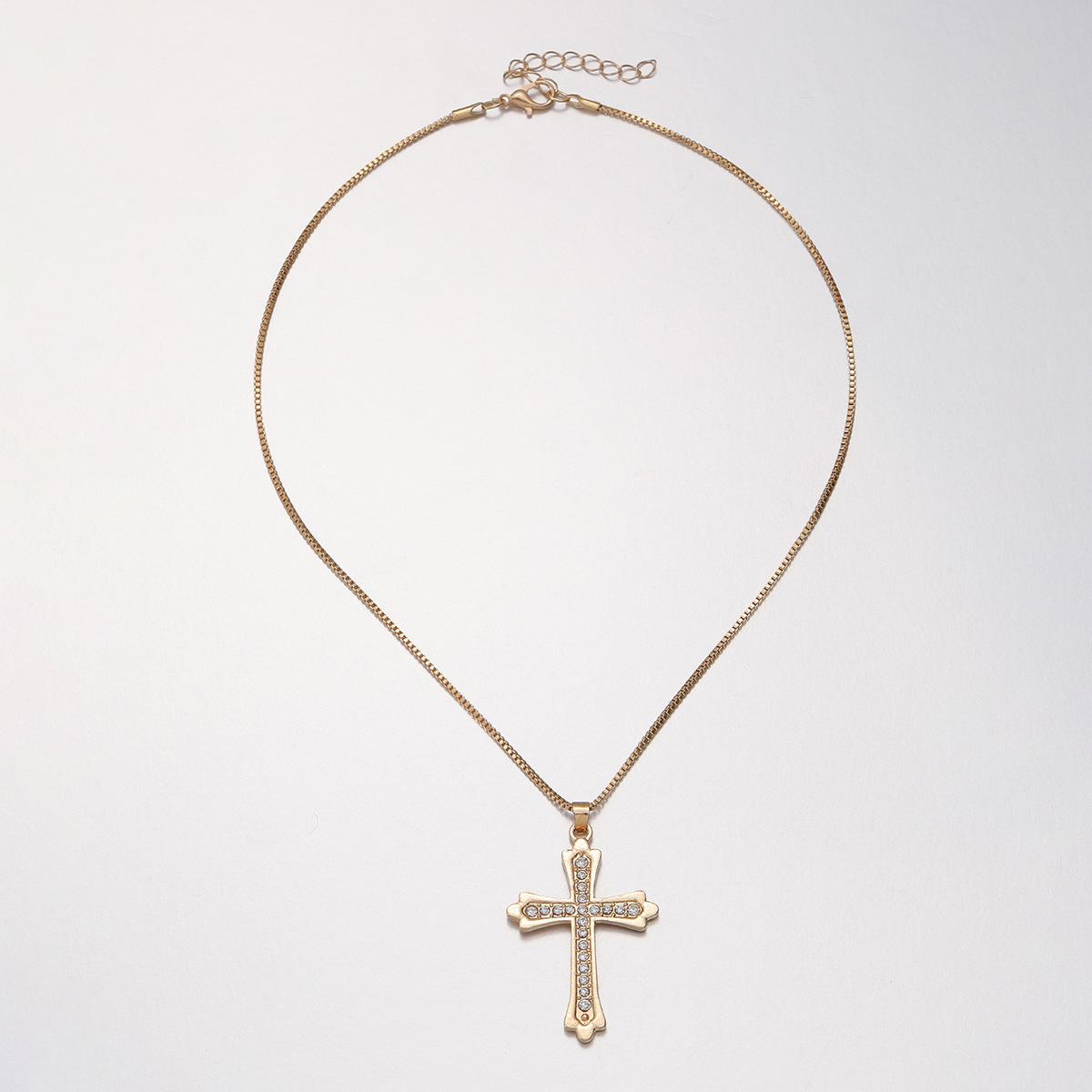 

Vintage pearl cross pendant necklace female, fresh and sweet ins niche design temperament collarbone chain