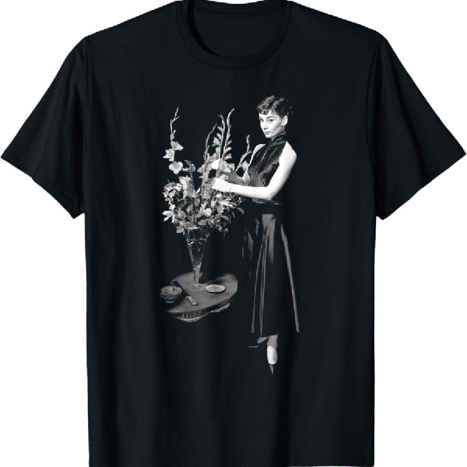 

Audrey Hepburn Flowers T-Shirt XXXXXL