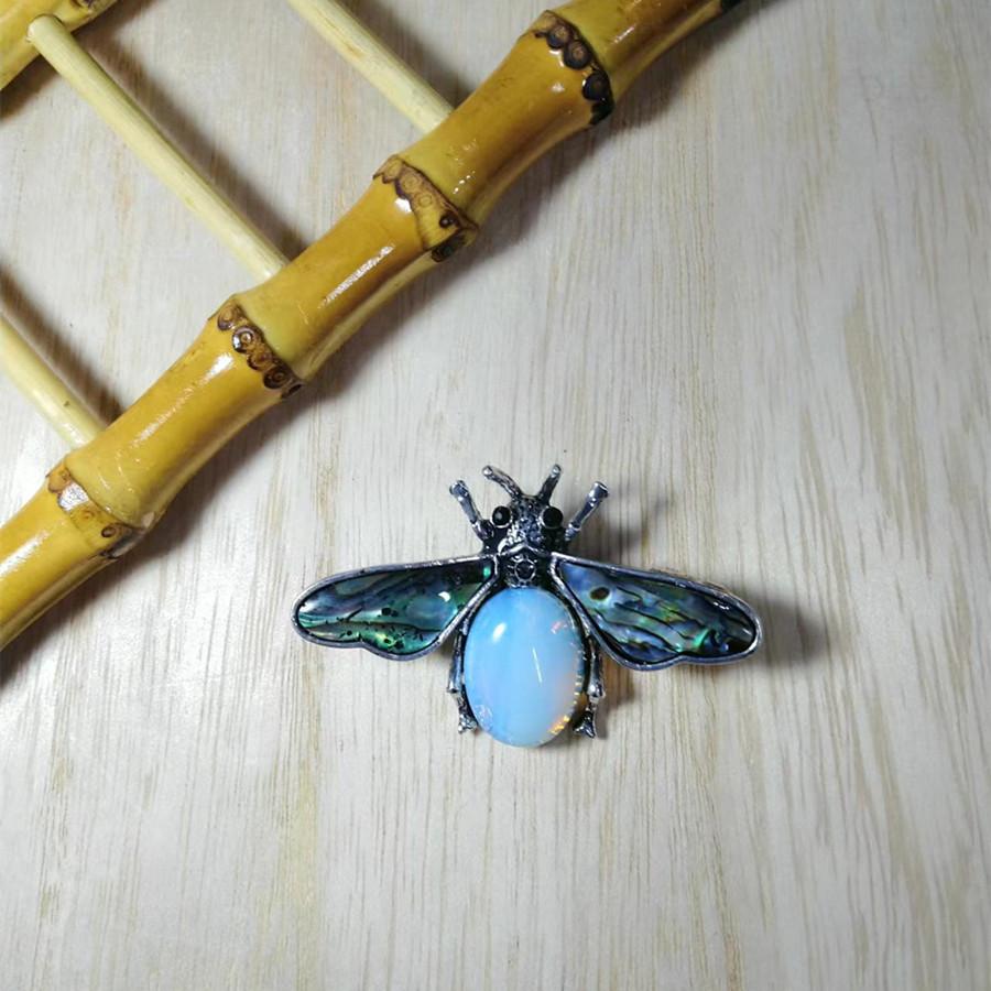 Shell Embedded Butterfly Brooch Pin Pendant With Fashionable Purple Crystal For Women And Men