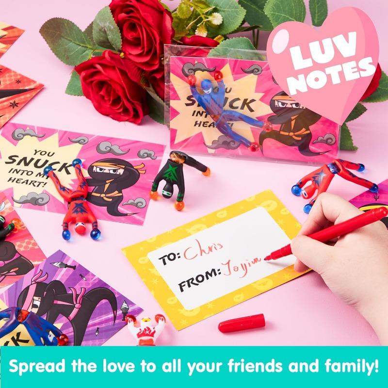 JOYFY 30 piezas de figuras de ninjas para escalar paredes adhesivas para el Día de San Valentín con tarjetas de regalo, juguetes antiestrés para niños, recuerdos de fiesta de San Valentín