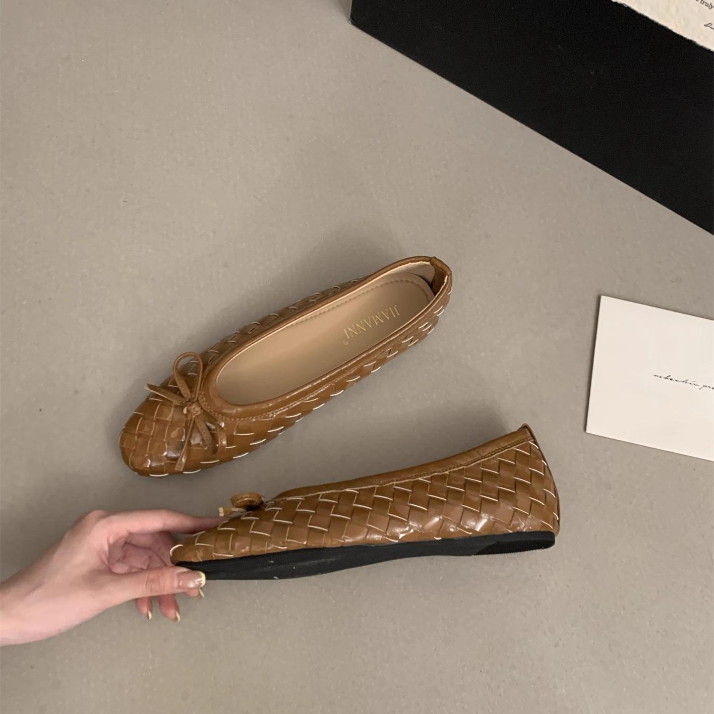 

Woven French gentle wind bow flat-soled single shoes 2025 autumn new round head shallow mouth soft sole comfortable grandma shoes 40