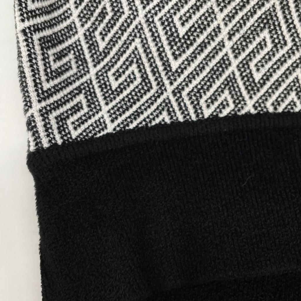 Givenchy BW905T4Z3W Cropped Pullover Knit Tops XS Black WhiteUsed