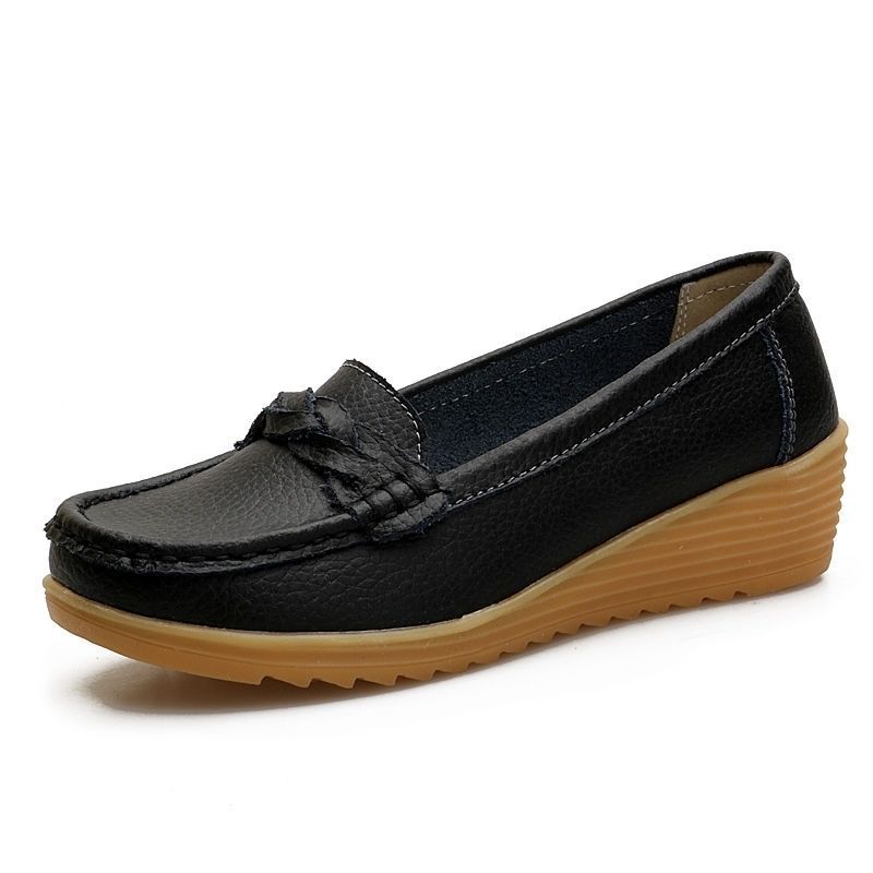 

Wedge heel breathable empty middle-aged and elderly mother shoes soft-soled Doudou shoes women cowhide shoes women 36 чорний