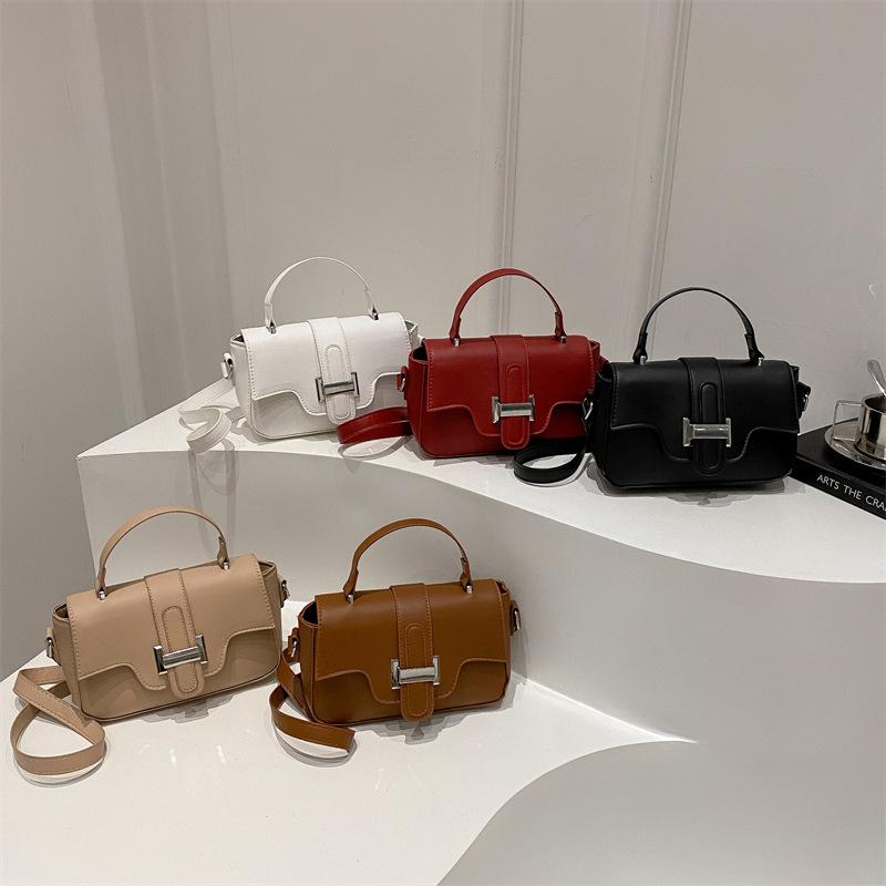 Korean Version Ins Simple and Fashionable Small Square Bag Women's 2025 New Personalized Portable Shoulder Bag Retro Commuter Messenger Bag