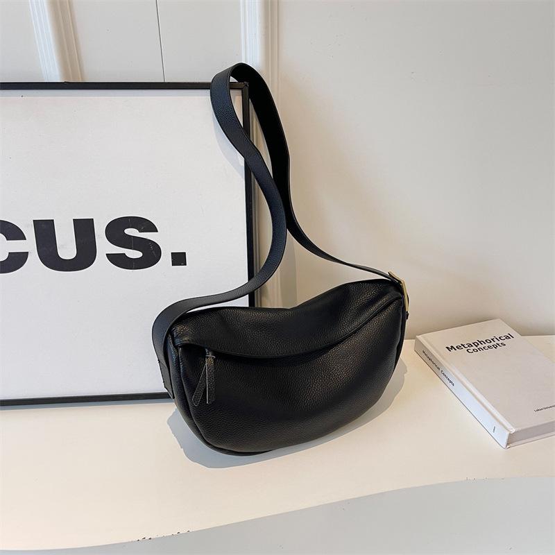 Fashion New Women s Bag Single Shoulder Crossbody Bag Large Capacity Dumpling Bag 2526₽
