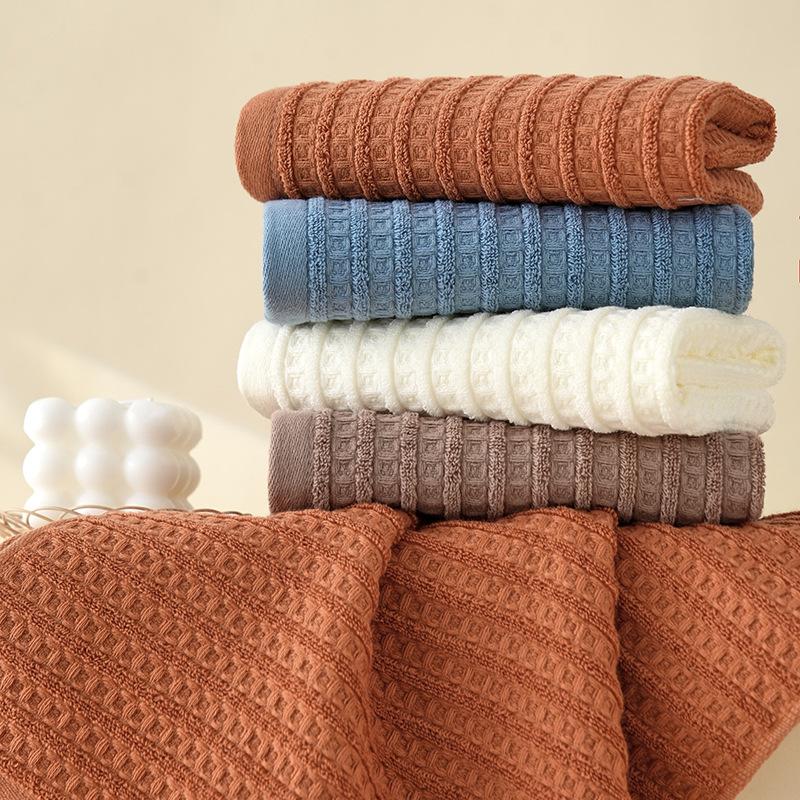 Premium Pure Cotton Waffle Weave Bath Towel – Soft, Absorbent & Quick-Drying Design with Elegant Texture for Home & Spa