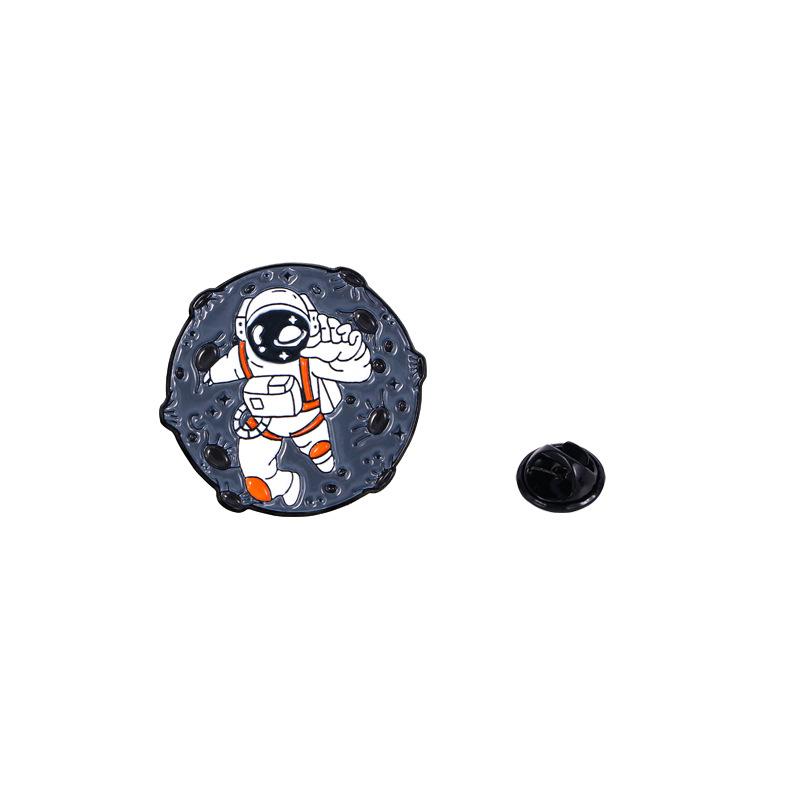 

Astronaut series brooch creative cartoon metal badge aerospace universe commemorative bag clothing buckle