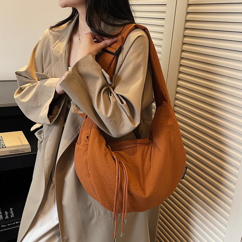Umhängetasche, Knödeltasche, Vielseitige Lässige Schultertasche für Damen für Herbst und Winter, Sport- und Leichte Tasche mit Großem Fassungsvermögen.